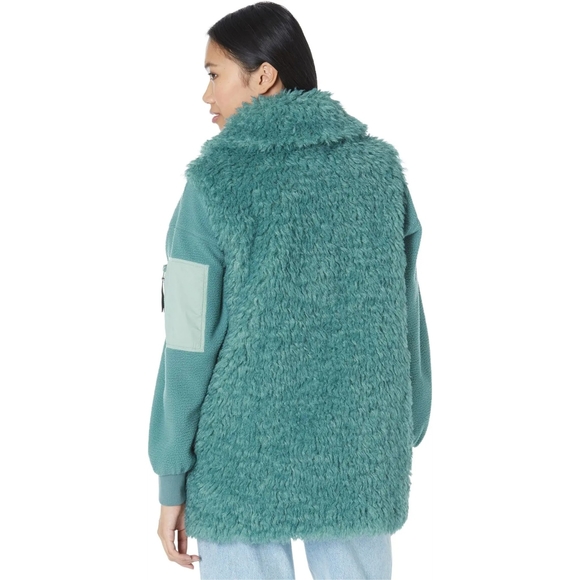 UGG Tammie Faux Fur vest - Picture 9 of 17